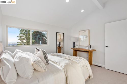 780 Glendome Cir, Oakland CA 94602-1413 exterior