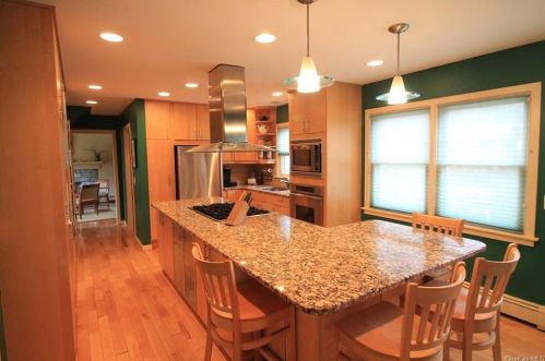 7 Meadowview Dr, Poughkeepsie NY 12603-5505 exterior