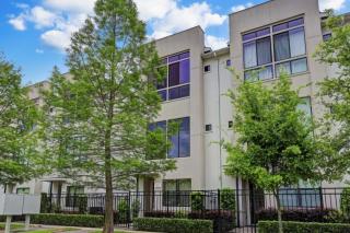 1613 Nagle St, Houston, TX 77003-4525