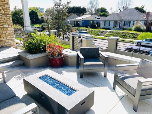 3918 Olive Ave, Long Beach, CA 90807-3522