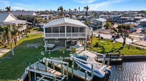 3680 Blueberry Ln, Saint James City FL  33956-2247 exterior