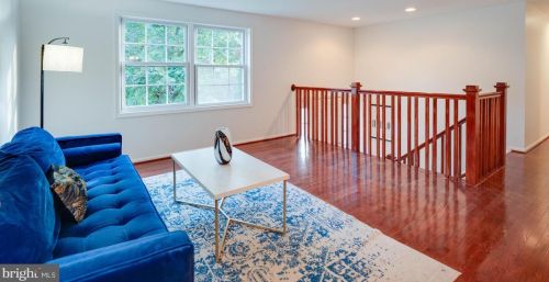 12602 Little Stones Ln, Herndon, VA 20170-2904