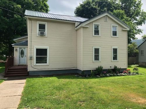 21 Aurora St, Moravia, NY 13118-3568