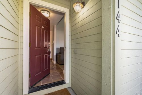 144 Fulton Pl, Windsor CA  95492-9474 exterior