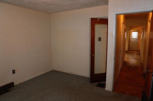 28 Manor Dr, South Kingstown RI  02882-5412 exterior