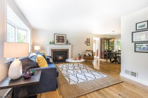 7 Potter Ct, Montclair NJ  07043-1514 exterior