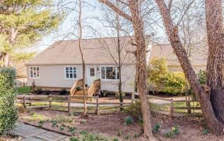 4413 Pleasant Valley Rd, Fairfax VA  20151-1339 exterior