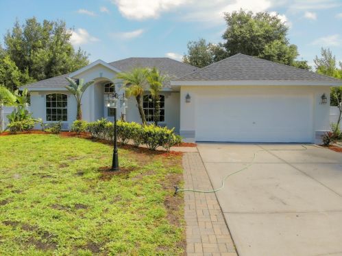 1002 Alpine Dr, Deltona, FL 32725-7204