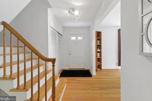 117 Meadowbrook Dr, Princeton, NJ 08540-3664