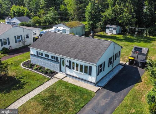 575 Winding Rd, Lansdale PA  19446-3446 exterior