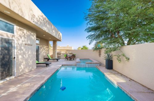 77895 Calle Colima, La Quinta CA  92253-5528 exterior