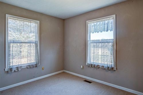 11281 Kenyon Rd, Mount Vernon OH  43050-9206 exterior