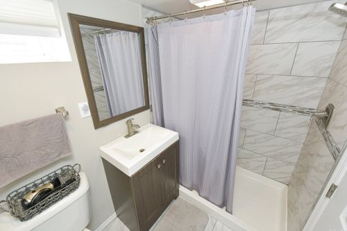 2308 Oakdale Ave, Seaford NY  11783-3141 exterior