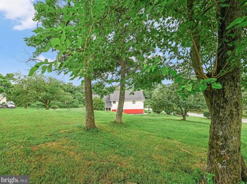 15 Wilbert Dr, Primrose PA  17901-8250 exterior