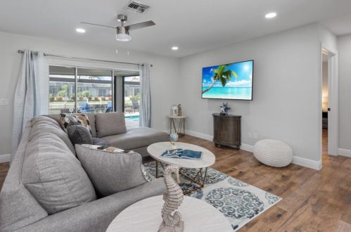 773 Holly Ct, Marco Island FL  34145-1915 exterior