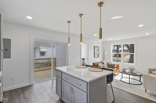 1412 Ashe St, Burlington NC  27217-2810 exterior