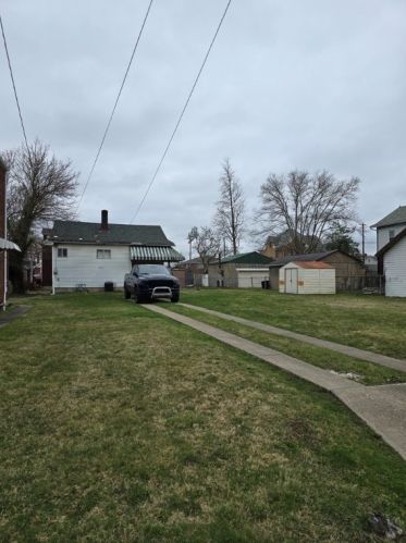 3010 Boyd St, Mckeesport, PA 15132-1942