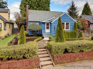2617 Ainsworth St, Portland, OR 97211-6152