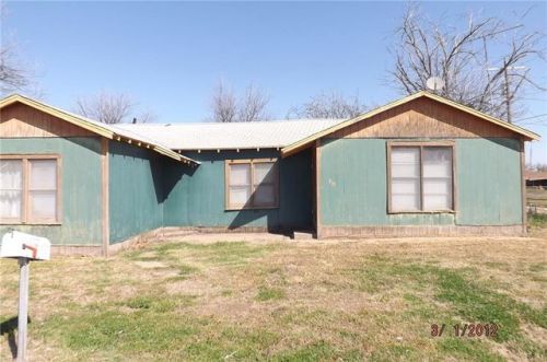 515 4th St, Hamlin, TX 79520-3003