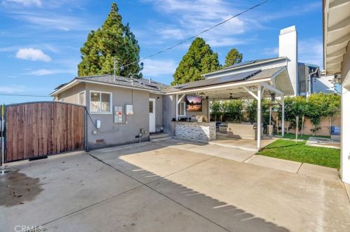 4852 Gondar Ave, Lakewood CA  90713-2410 exterior