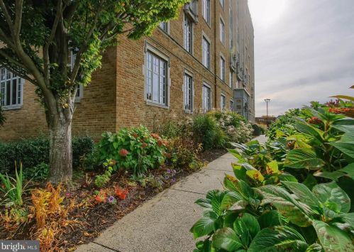 1525 Front St, Harrisburg PA  17102-2573 exterior