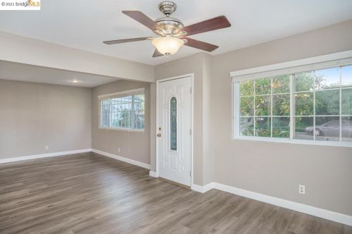214 Ruby St, Oakley, CA 94561-2197