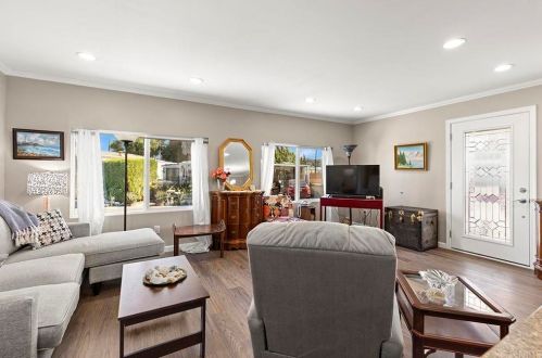 63 Bahia Ln, Oceanside CA  92058-1855 exterior