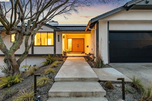 13050 Brookpark Rd, Oakland CA  94619-3504 exterior