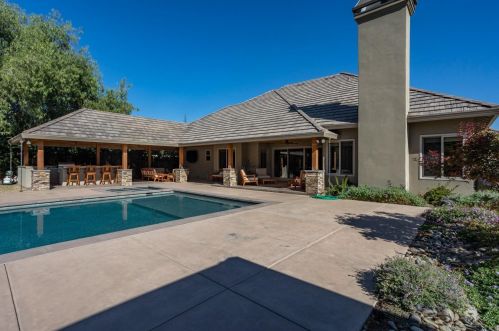 9918 Poppy Hills Dr, Valley Home CA 95361-9617 exterior