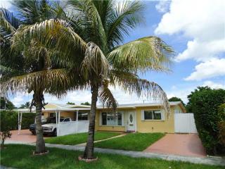 5349 14th Ct, Hialeah, FL 33012-2218