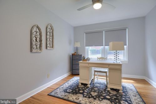 2515 Chestnut Ridge Dr, Lancaster PA  17601-1936 exterior