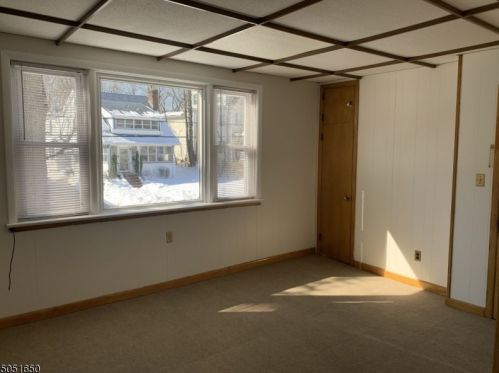 72 Tooker Ave, Springfield NJ  07081-1704 exterior