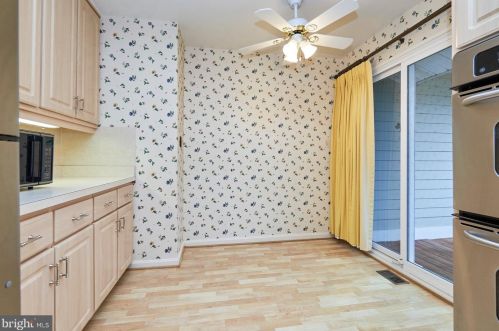 7317 Pinewood St, Falls Church VA  22046-2725 exterior