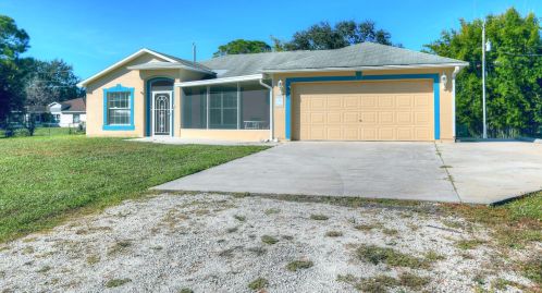 8215 97th Ct, Vero Beach, FL 32967-2812