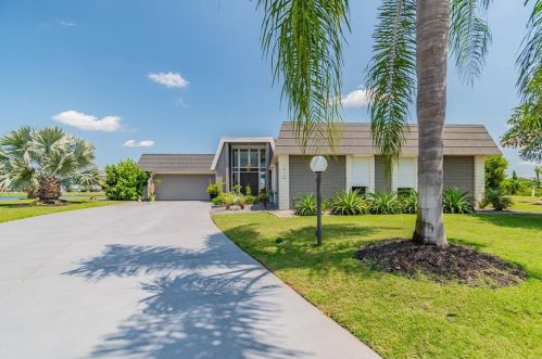 1412 Jacobson Cir, Ruskin, FL 33573-5229