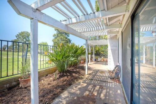 924 Heritage Ln, Vista, CA 92081-8912
