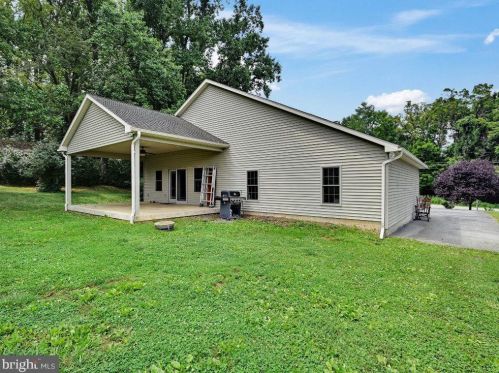 539 Lancaster Pike, Smithville PA  17560-9409 exterior