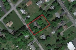 1536 Wallace St, Stroudsburg PA  18360-2632 exterior