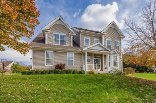 15 Brookside Dr, Waterbury CT  06762-3356 exterior