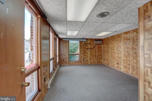 6 Main St, Camp Hill, PA 17011-6326