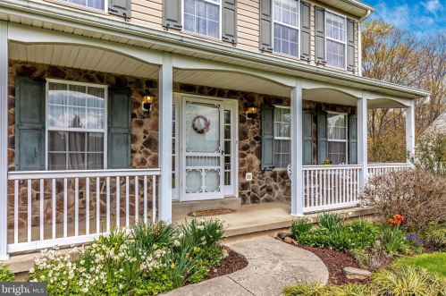 309 Williams Cir, Collegeville PA  19473-2344 exterior