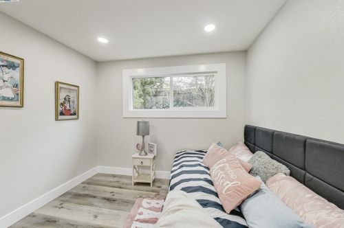 2421 Paloma St, Pinole CA 94564-1421 exterior