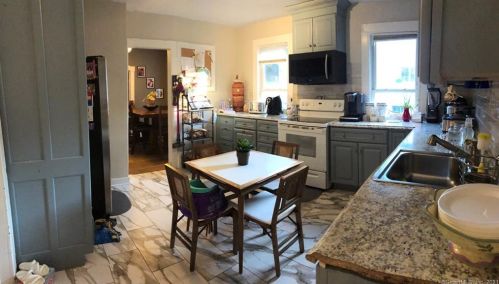 47 Austin St, Danbury CT  06810-6914 exterior