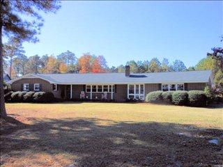 305 Washington St, Pikeville, NC 27863-9380