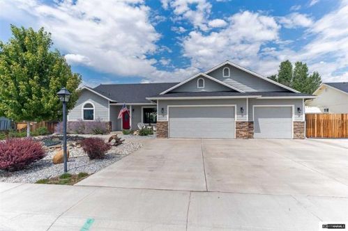 1262 Santa Barbara Dr, Minden, NV 89423-7810