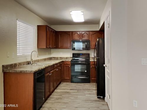 9836 Pioneer St, Tolleson, AZ 85353-8575