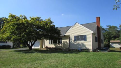311 Fayette St, Lees Cross Roads, PA 17257-1105