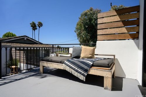 513 Dianthus St, Manhattan Beach CA  90266-6720 exterior