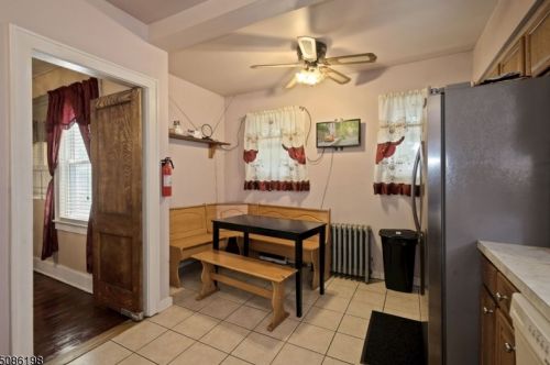 706 Drake Ave, Roselle NJ  07203-2218 exterior