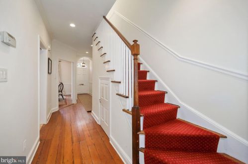 1603 34th St, Washington, DC 20007-2711